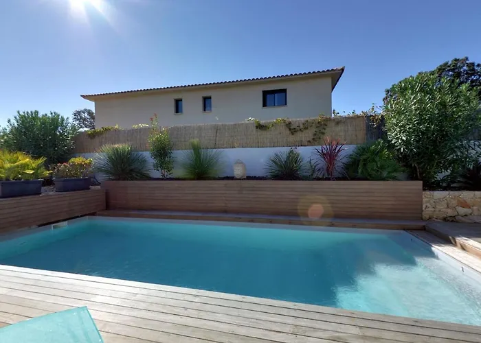 Orethaga Ghjallu Апартаменти